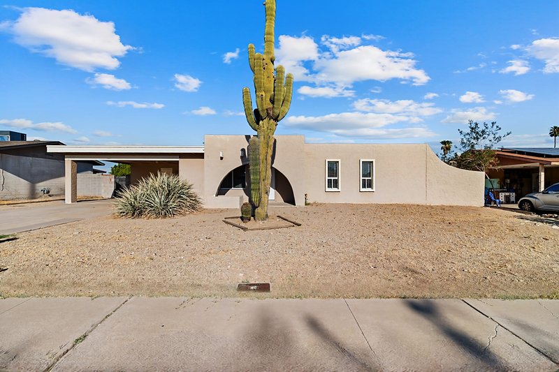 Charming 3+2 Paradise Valley West property image