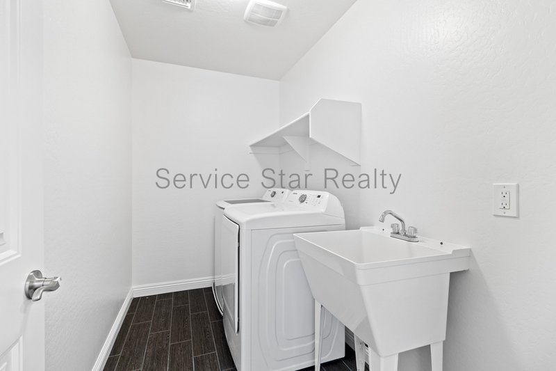 Stunning 4Bed/3Bath in Verrado! property image