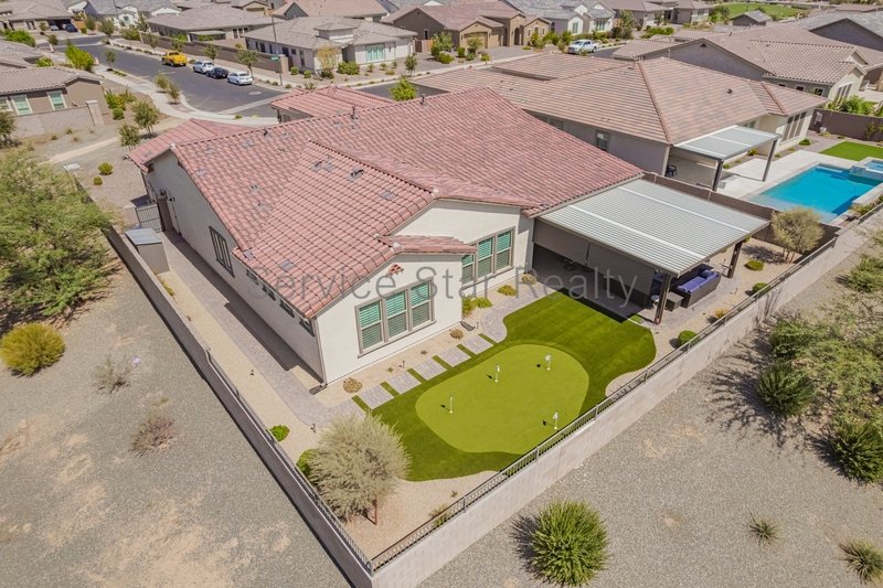 Large 3-bedroom Home in Prime Queen Creek Location property image