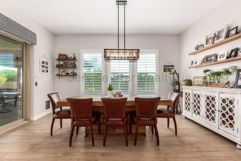 Large 3-bedroom Home in Prime Queen Creek Location property image