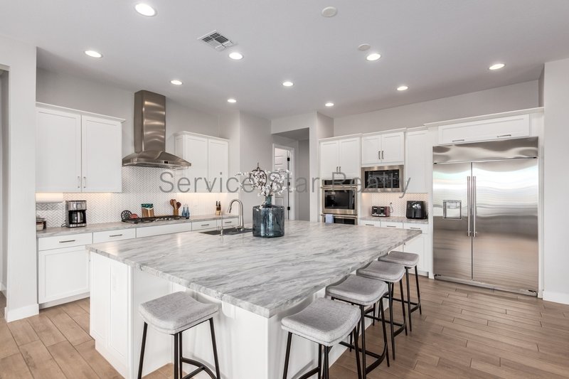 Large 3-bedroom Home in Prime Queen Creek Location property image