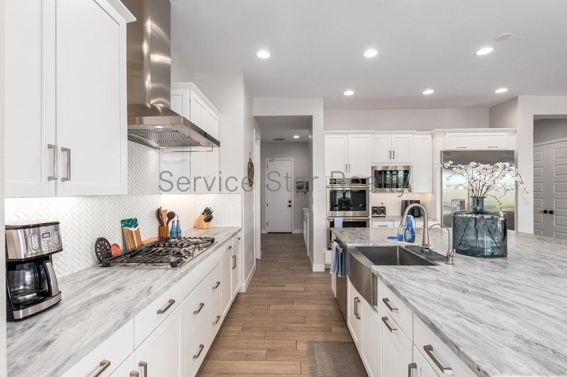 Large 3-bedroom Home in Prime Queen Creek Location property image