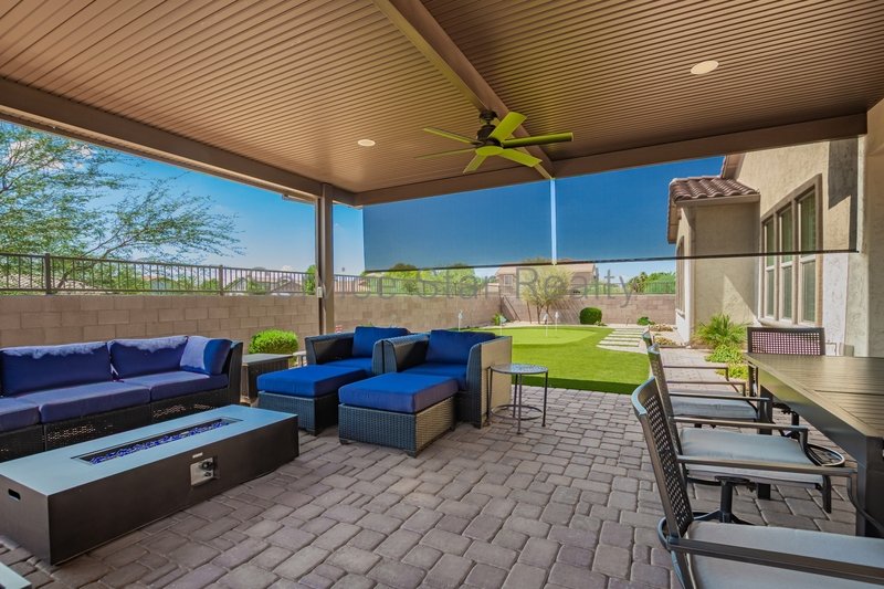 Large 3-bedroom Home in Prime Queen Creek Location property image