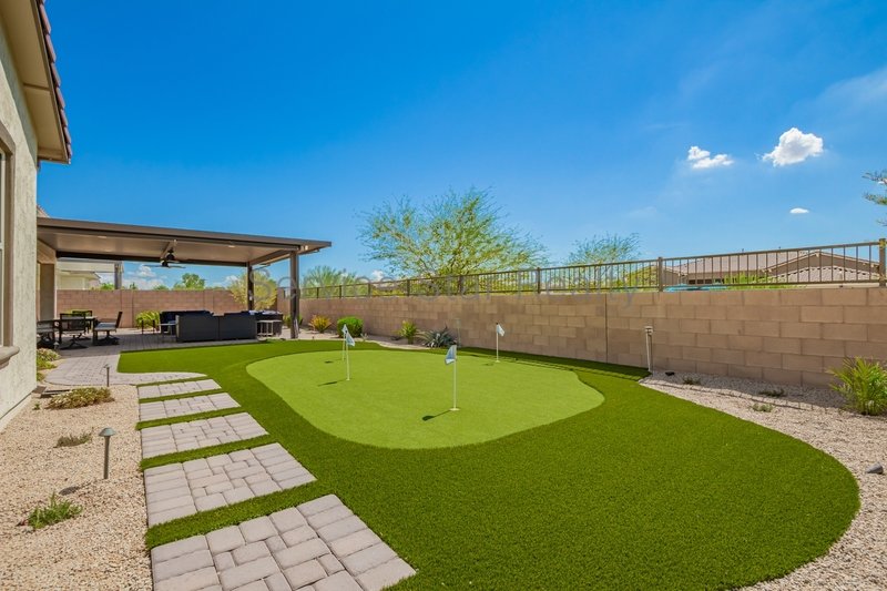 Large 3-bedroom Home in Prime Queen Creek Location property image