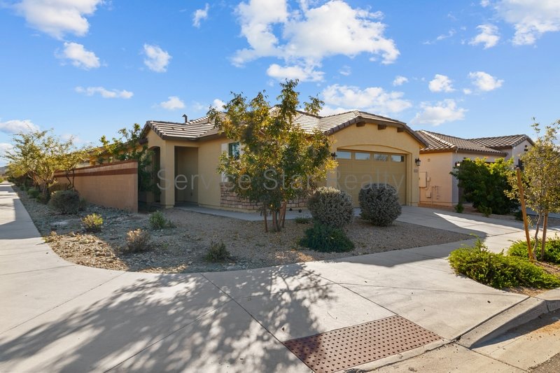 Gorgeous 4-Bed Home in Copperleaf! property image