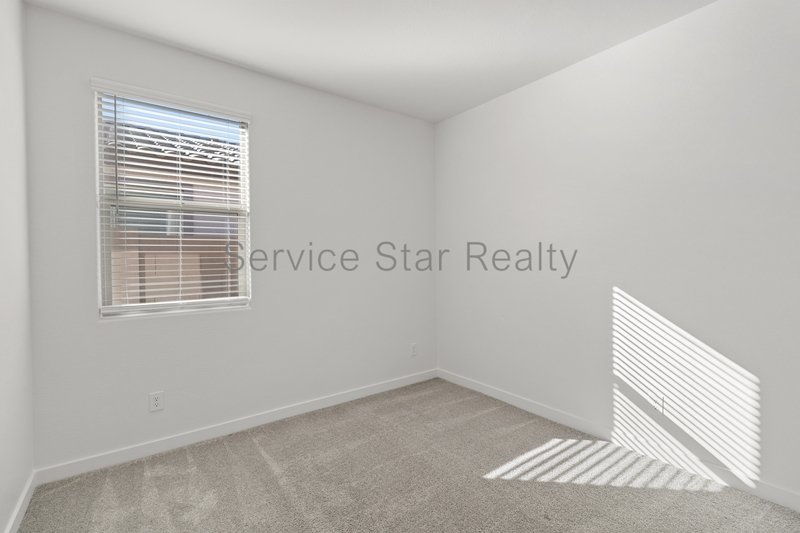 Gorgeous 4-Bed Home in Copperleaf! property image