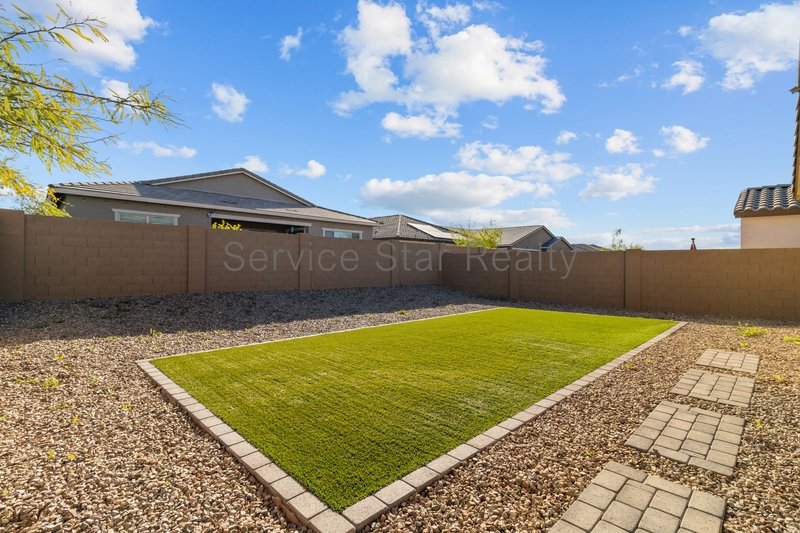 Gorgeous 4-Bed Home in Copperleaf! property image