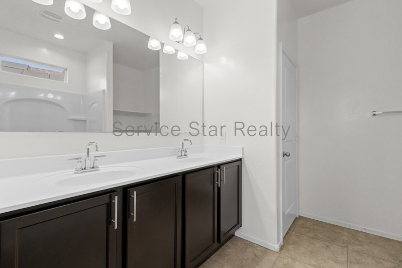 Fantastic 4 BR/2 BA in Surprise! property image