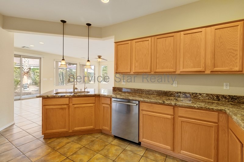 Beautiful Gated 2-Bed 2-Bath in Trilogy / Gilbert! property image