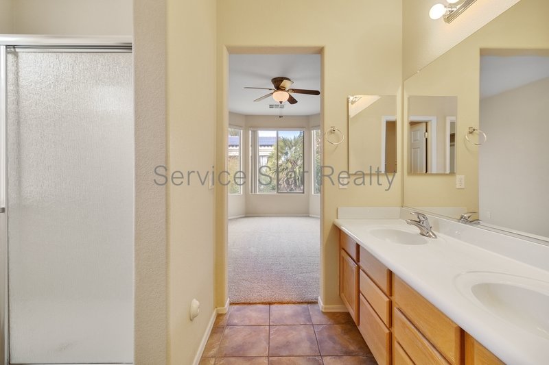 Beautiful Gated 2-Bed 2-Bath in Trilogy / Gilbert! property image