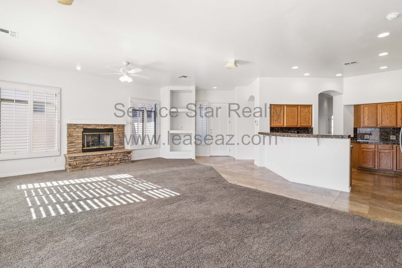 SOUTH PHOENIX  FABULOUS 3BD located in The Pines Gated Community! property image