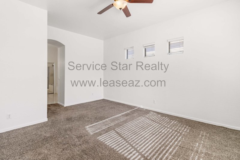 SOUTH PHOENIX  FABULOUS 3BD located in The Pines Gated Community! property image