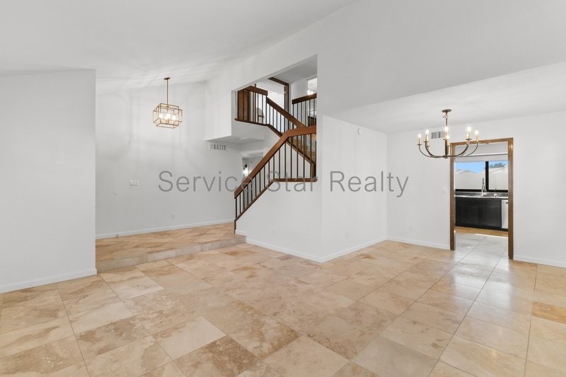 Spacious 3 Bed / 2.5 Bath Two-Story Home  2,100 Sq Ft with Beautiful L property image