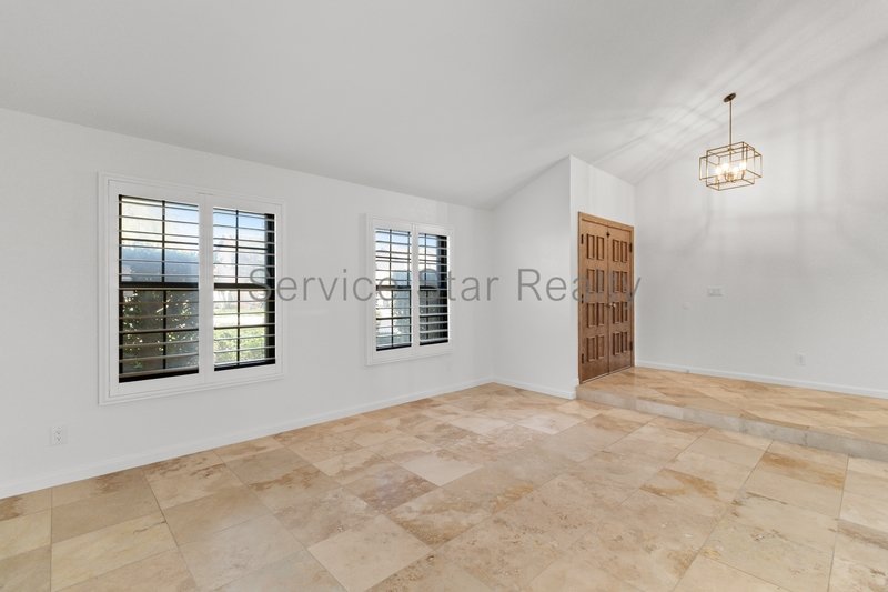 Spacious 3 Bed / 2.5 Bath Two-Story Home  2,100 Sq Ft with Beautiful L property image