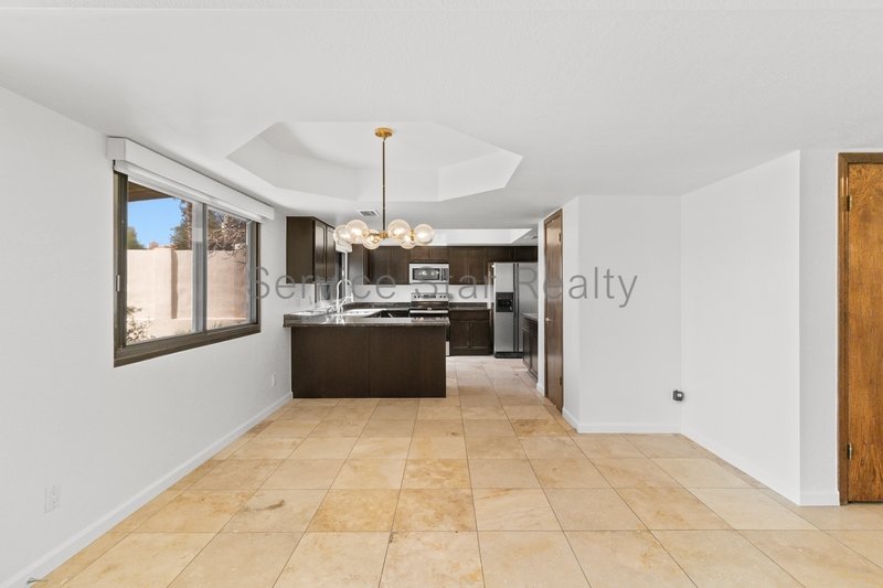 Spacious 3 Bed / 2.5 Bath Two-Story Home  2,100 Sq Ft with Beautiful L property image