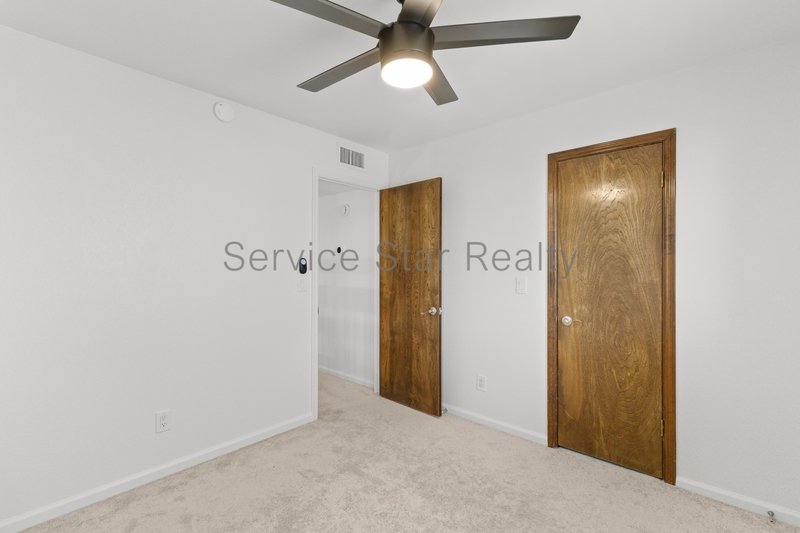 Spacious 3 Bed / 2.5 Bath Two-Story Home  2,100 Sq Ft with Beautiful L property image