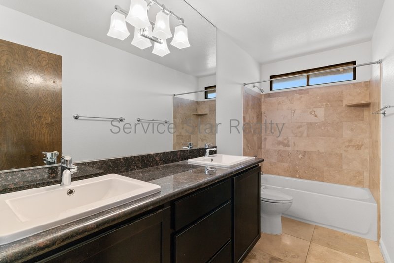 Spacious 3 Bed / 2.5 Bath Two-Story Home  2,100 Sq Ft with Beautiful L property image