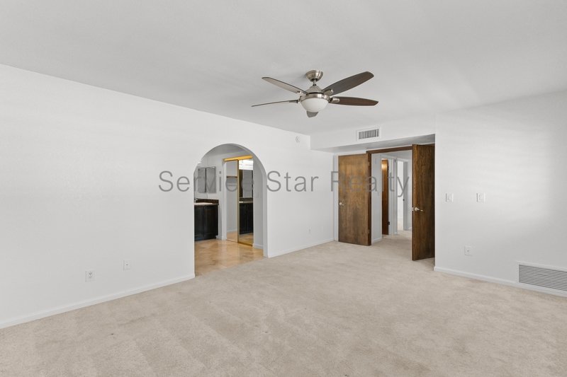 Spacious 3 Bed / 2.5 Bath Two-Story Home  2,100 Sq Ft with Beautiful L property image