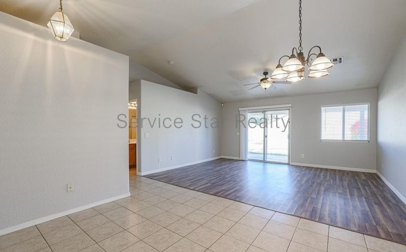 3 bed, 2 bath in Goodyear w/Sparkling Pool!! property image