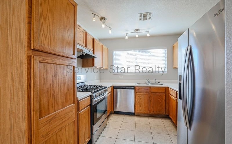 3 bed, 2 bath in Goodyear w/Sparkling Pool!! property image