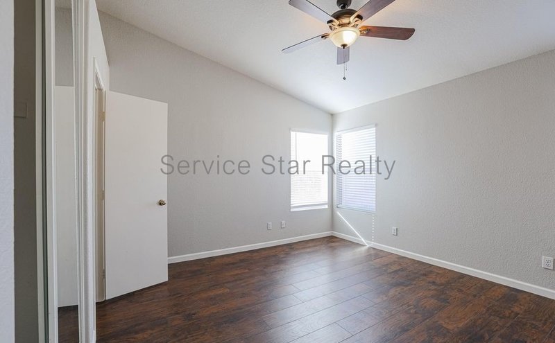 3 bed, 2 bath in Goodyear w/Sparkling Pool!! property image