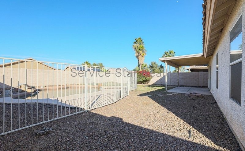 3 bed, 2 bath in Goodyear w/Sparkling Pool!! property image
