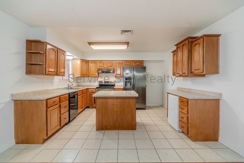 Great 3 Bedroom Home in Chandler with Solar! property image
