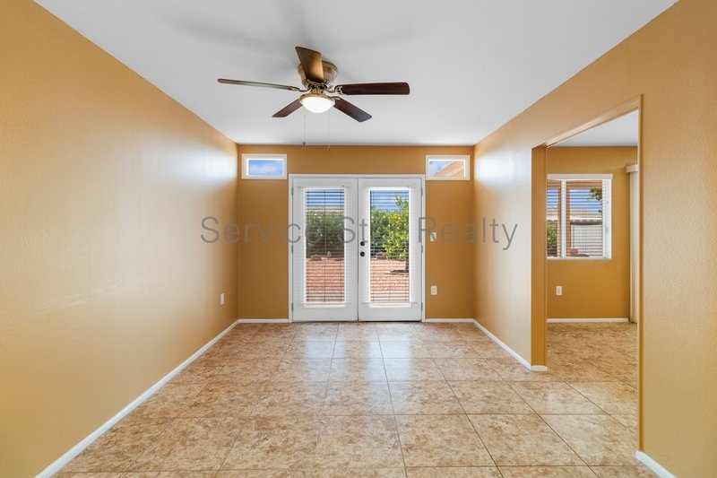 Fantastic Sun City 2+2 home in 55-Plus Community property image