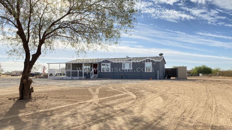 3 Bed/ 2 Bath Country Living! property image