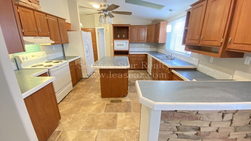 3 Bed/ 2 Bath Country Living! property image