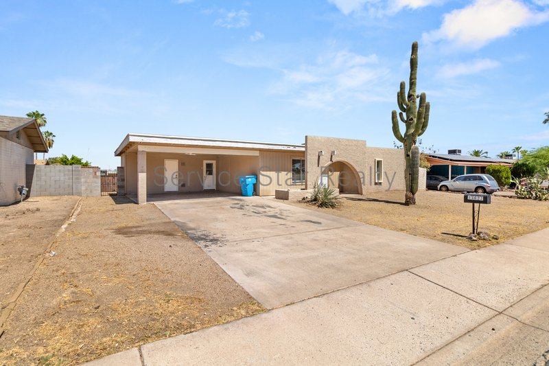 Charming 3+2 Paradise Valley West property image