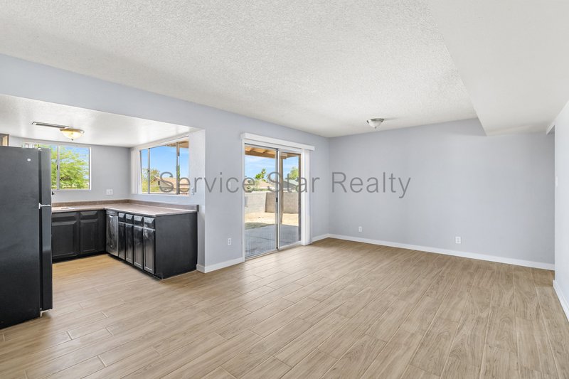 Charming 3+2 Paradise Valley West property image