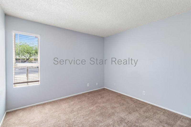 Charming 3+2 Paradise Valley West property image