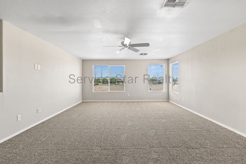 4 BD Home in El Mirage for Rent! property image