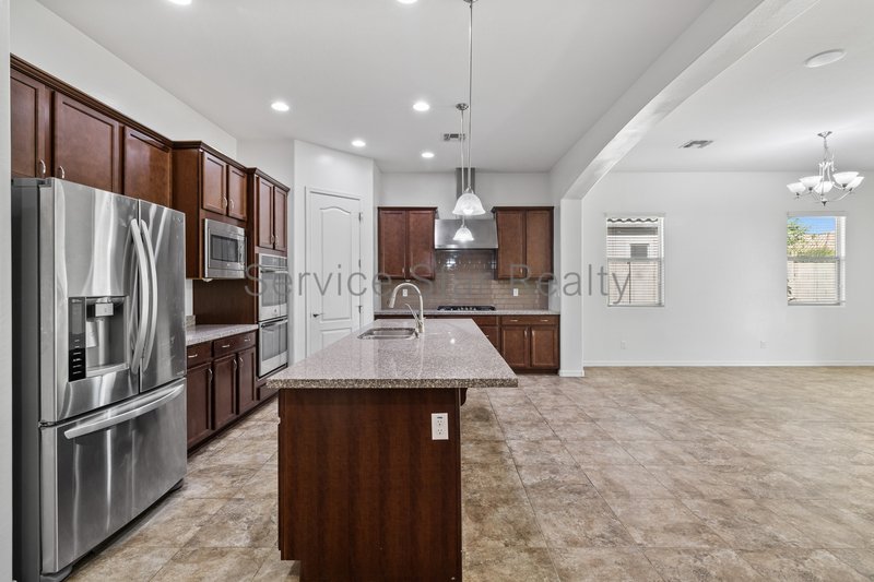 4123 E Zion Pl property image