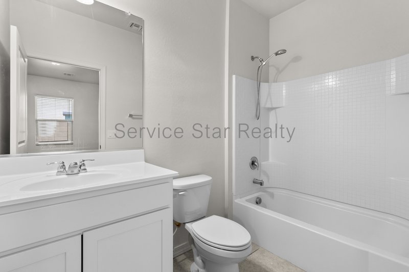 Spacious 5 Bed Home in Mission Royale! property image