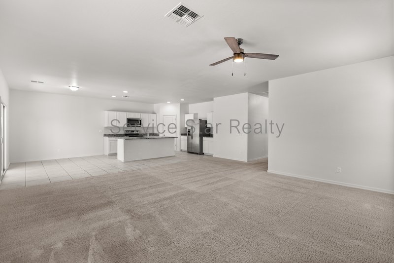 Spacious 5 Bed Home in Mission Royale! property image