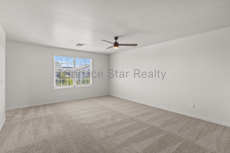 Spacious 5 Bed Home in Mission Royale! property image