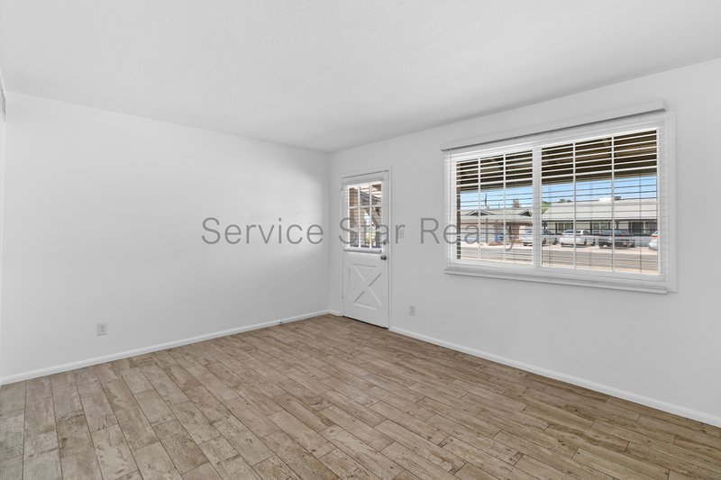 Awesome TEMPE 5bd/2ba home with Fireplace & POOL! property image