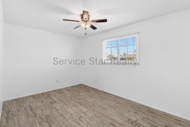 Awesome TEMPE 5bd/2ba home with Fireplace & POOL! property image