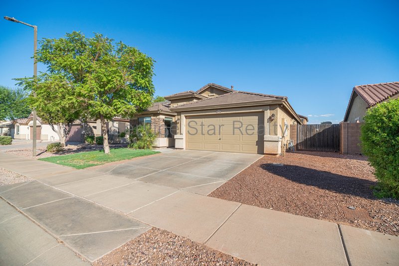 4 Bedroom, 2 bath with Pool in Goodyear! property image