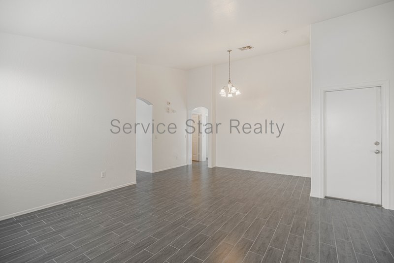 4 Bedroom, 2 bath with Pool in Goodyear! property image
