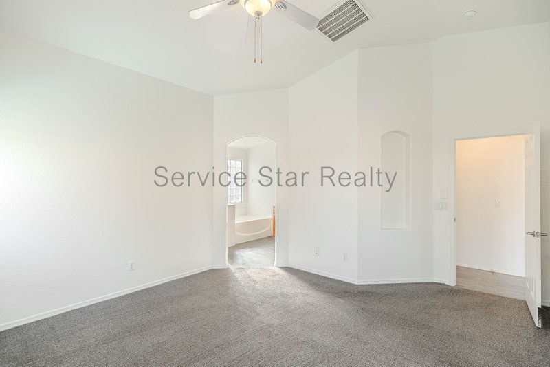 4 Bedroom, 2 bath with Pool in Goodyear! property image