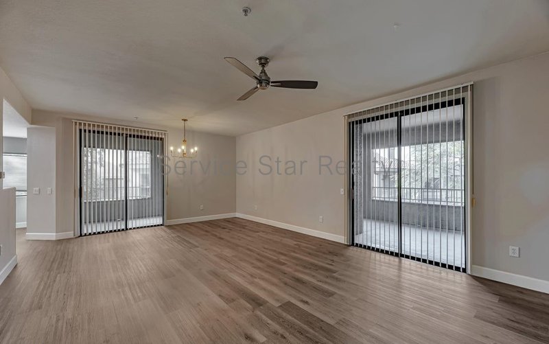 2 Bedroom+ Den, 2 bath condo in Scottsdale!! property image