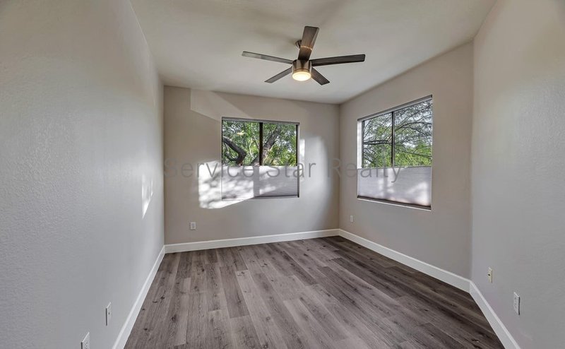 2 Bedroom+ Den, 2 bath condo in Scottsdale!! property image