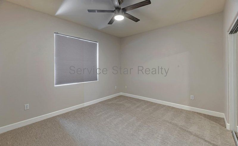 2 Bedroom+ Den, 2 bath condo in Scottsdale!! property image