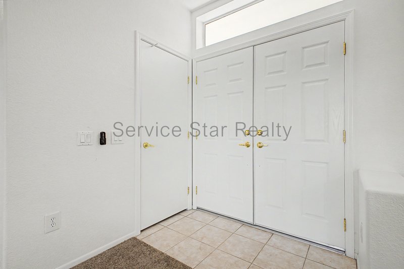 Beautiflly updated 2 bedroom, 2 bath home in Sun City West!! property image