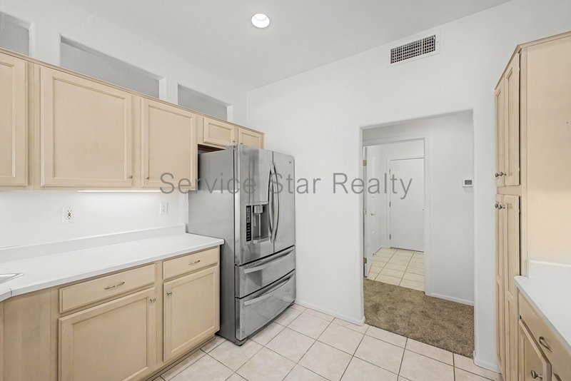 Beautiflly updated 2 bedroom, 2 bath home in Sun City West!! property image
