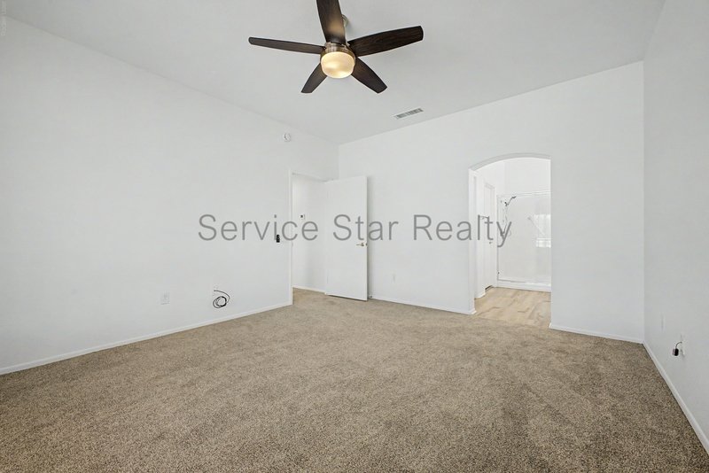 Beautiflly updated 2 bedroom, 2 bath home in Sun City West!! property image