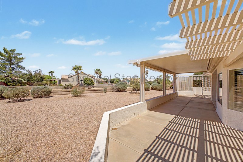 Beautiflly updated 2 bedroom, 2 bath home in Sun City West!! property image